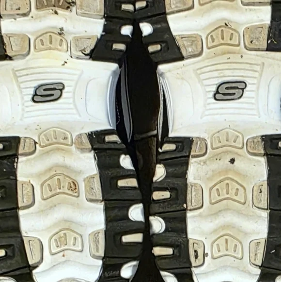 Skechers Women's D'Lites Fan Girl Sneakers - Picture 8 of 14